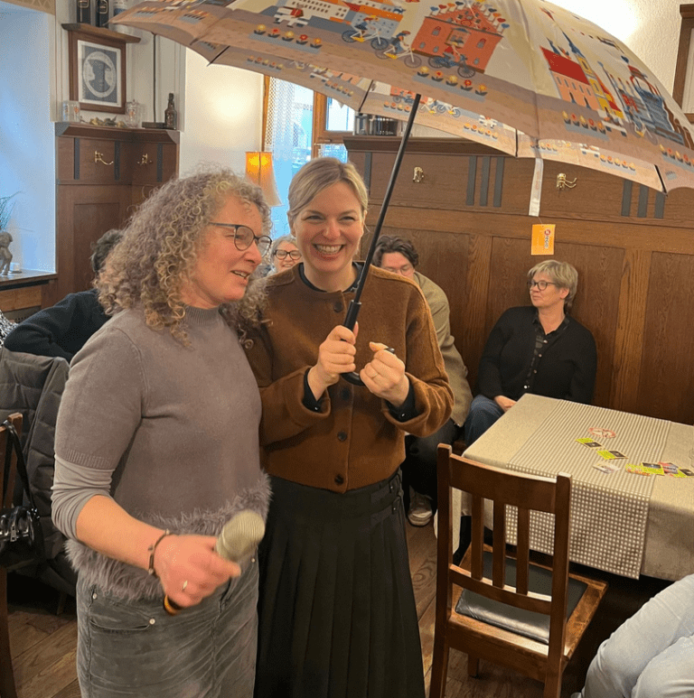 Starker Abend in Sulzbach-Rosenberg: Volles Haus bei „Schulzes Stammtisch“